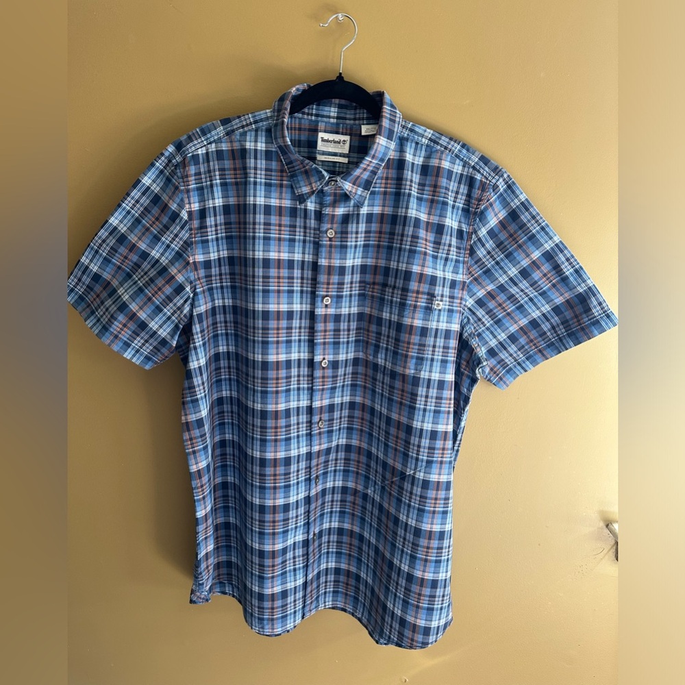 NWOT Timberland  Blue bottom down short sleeve shirt. SIZE 2XL TTG.